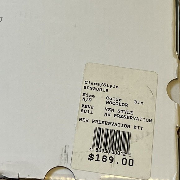 NWOT Love Me Forever Gown Cleaning & Preservation Kit - Picture 9 of 9